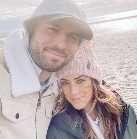 The country singer Jana Kramer, who famously starred in One Tree Hill, filed for divorce from the former footballer Mike Caussin